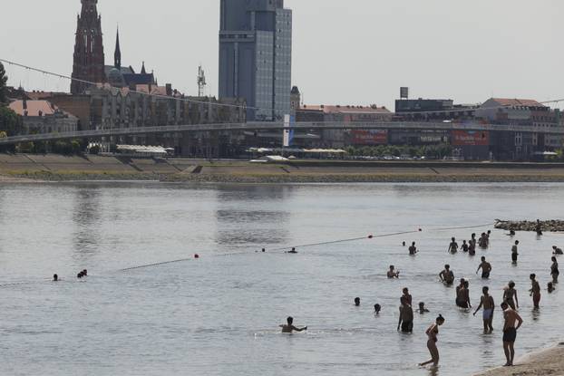 Osijek: Građani potražili osvježenje na Kopiki