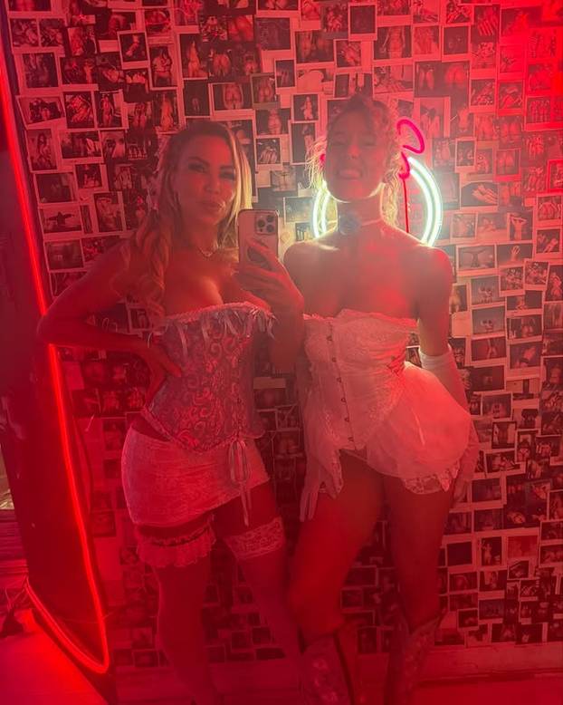 FOTO Za nju kažu da je najseksi medicinska sestra Instagrama