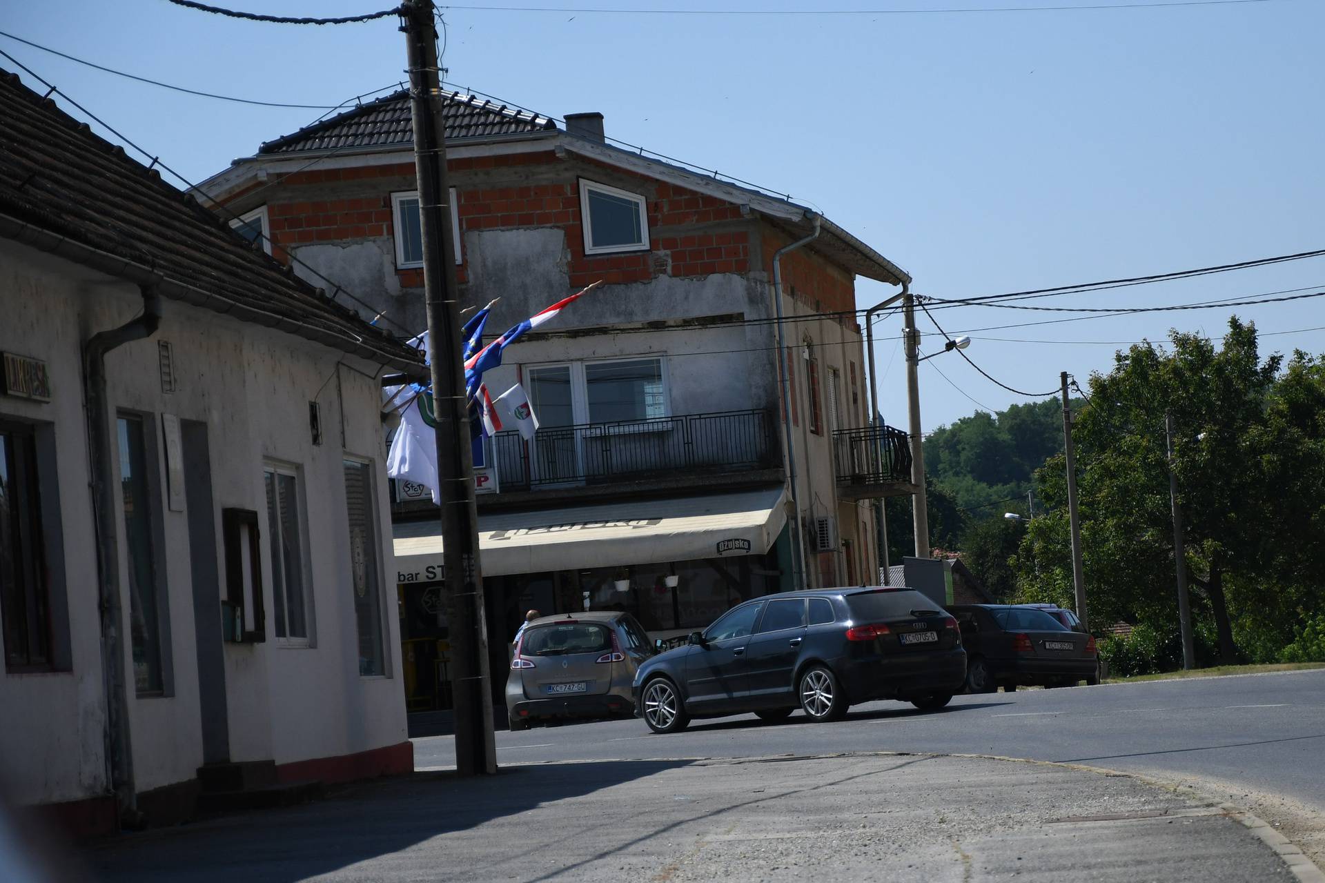 Na proslavi Dana općine Novigrad Podravski muškarac se automobilom zaletio u ljude na terasi kafića