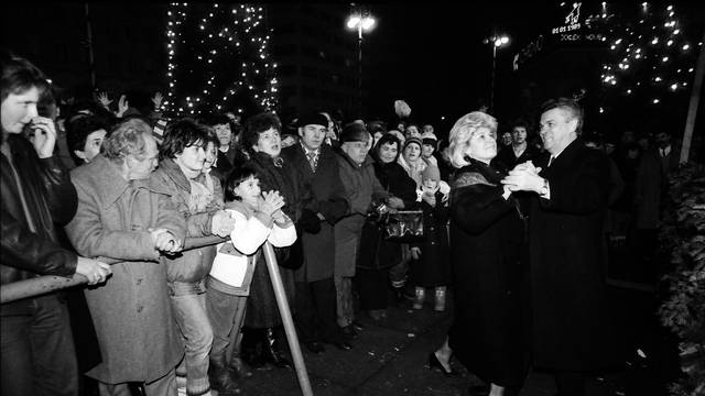 Zagreb: Na Trgu republike proslavljen ulazak u Novu 1989.
