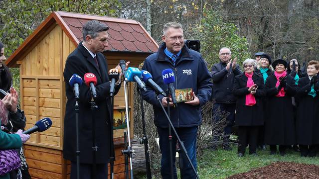 Zagreb: Milanović i Pahor posjetili ZOO vrt kojem je slovensko izaslanstvo doniralo pčelinjak 