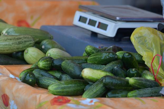 Šibenik: Subotnja ponuda vo?a i povr?a na gradskoj tržnici