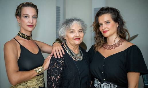 Etno grupa Dunije izbacila novu pjesmu '&Ccaron;ija je ovo ru&zcaron;a': 'Ru&zcaron;a simbolizira slobodu i ljubav...'