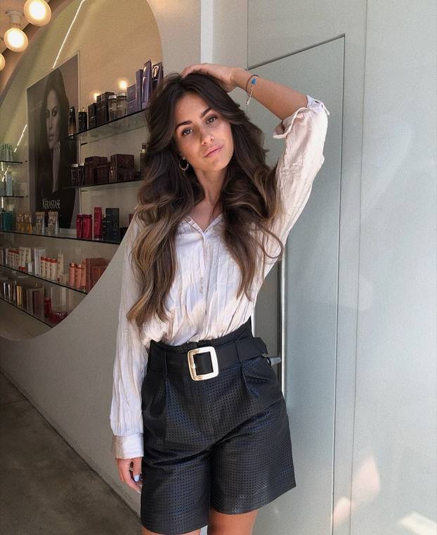 FOTO Bivša klizačica osvojila je Livakovića. Skrivala je trbuh na utakmici, sad su dobili prinovu