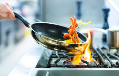 Kuhari otkrili česte greške koje radimo dok kuhamo kod kuće