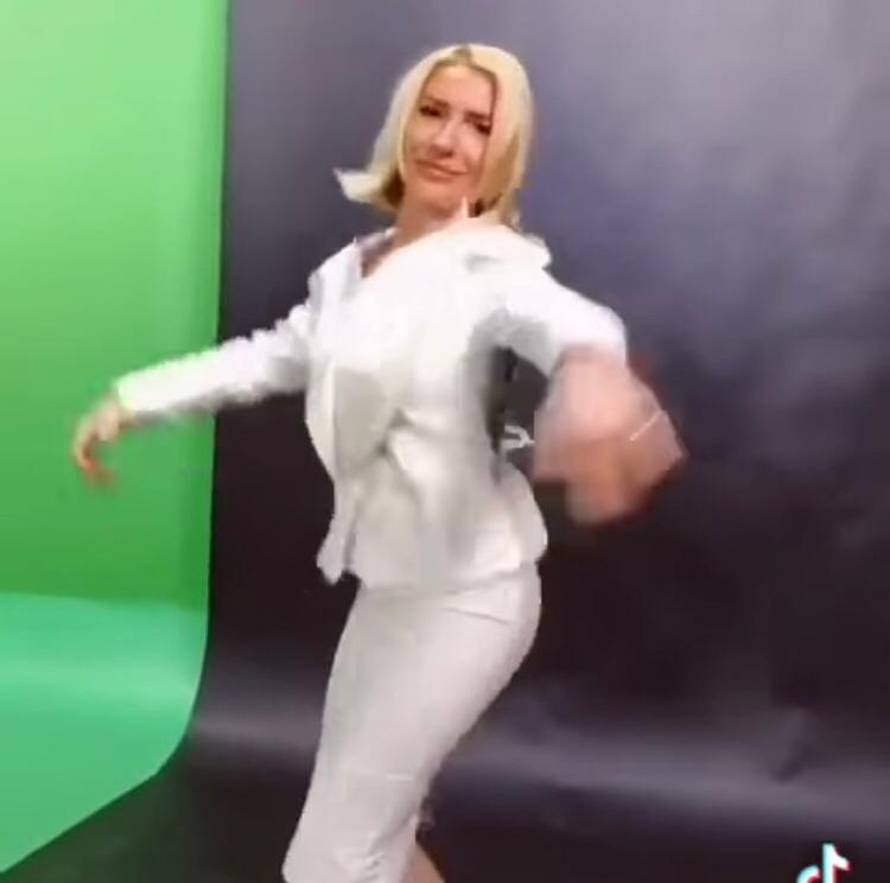 Srpska voditeljica postala je hit: Zaplesala na Karleušinu pjesmu