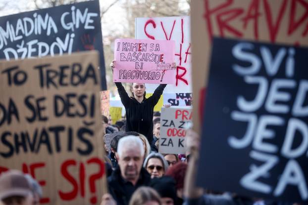 Prosvjedi u Sarajevu se nastavljaju, traži se pravda za poginulog mladića i ozlijeđene u tramvajskoj nesreći