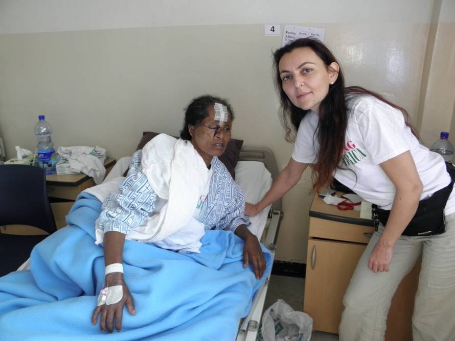 Liječnica velikog srca je otišla u Afriku operirati siromašne