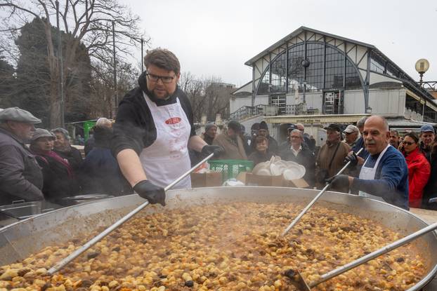Pula:  500 besplatnih porcija “Lovačkog doručka” podjeljeno na slast prisutnim puljanima