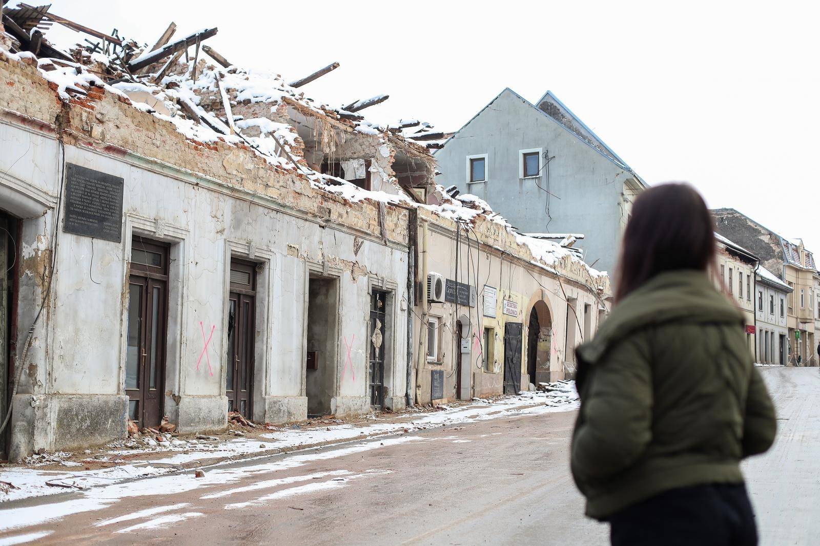 Dora (16) bila je sama s bratom kad je zatreslo: 'S potresom se urušilo i cijelo moje djetinjstvo'