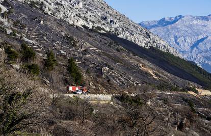 Požar u Lokvi Rogoznici pod nadzorom vatrogasaca, nema otvorenog plamena ni dima