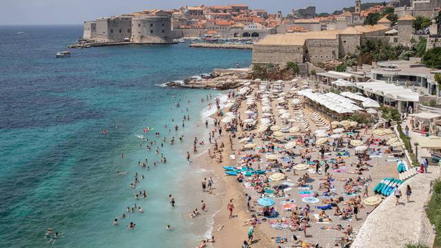 Dubrovnik: Gužva na plaži Banje