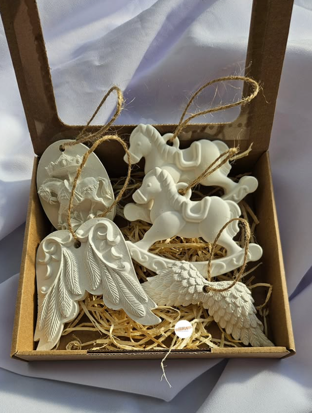 Naši umjetnici i dizajneri nude ukrase za Božić: Šalice se zlate, a vezeni vijenci su najtraženiji