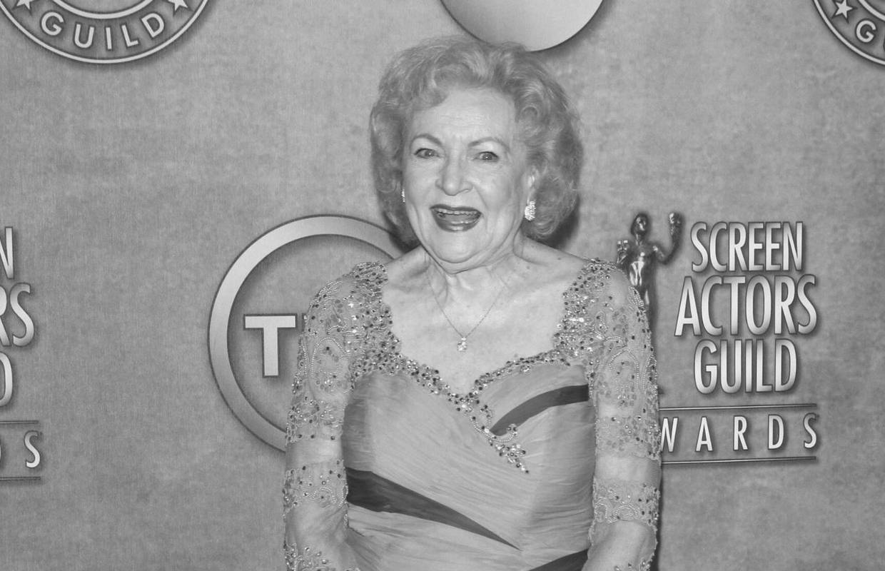 U stotoj godini preminula je legendarna glumica Betty White