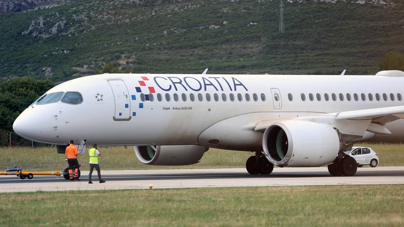 Počela istraga o skretanju zrakoplova Croatia Airlinesa s piste u Zračnoj luci Split