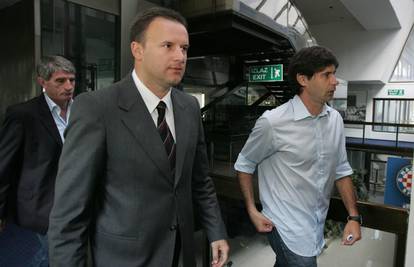 Gnjevni navijač Hajduka upao u ured Mate Peroša