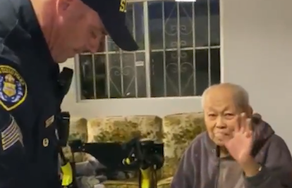 Policajci velikog srca obavili su nabavku za djeda u izolaciji