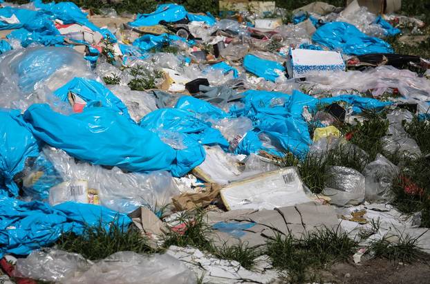 Zagreb: Mjesec dana nakon Thompsonovog koncerta Hipodrom je i dalje zatrpan smećem