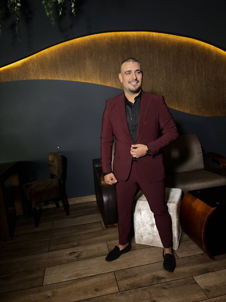 Darko i Katarina Lazić proslavili prvi rođendan kćeri Srne u Pećincima