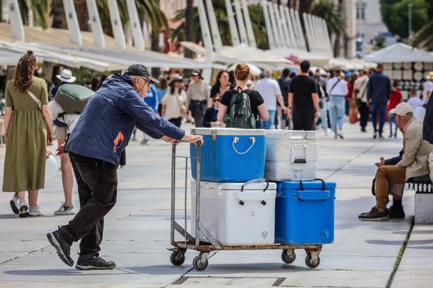 Sunčan dan u Splitu 