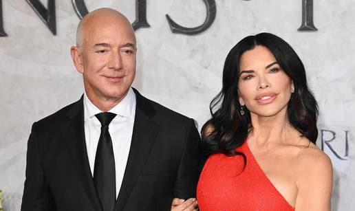 Jeff Bezos pozirao za Vogue sa zaručnicom i poručio: 'Zar sam glup pa da planiram vjenčanje'