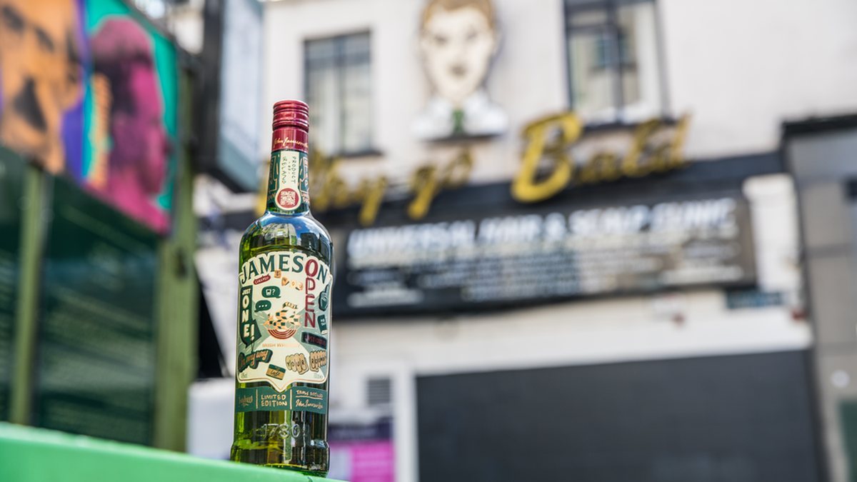 Jameson Donirao 3 5 Mil Kuna Za Barmene Koji Su Dobili Otkaz 24sata