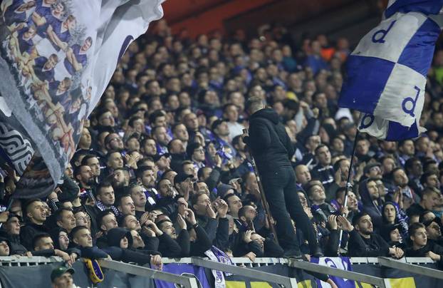 Atmosfera na maksimirskom stadionu na utakmici Lige prvaka između Dinama i Šahtara