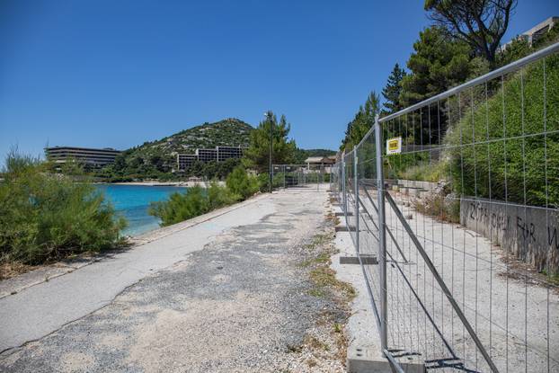 Počinje rušenje devastiranih hotela Kupari u najljepšoj uvali kod Dubrovnika