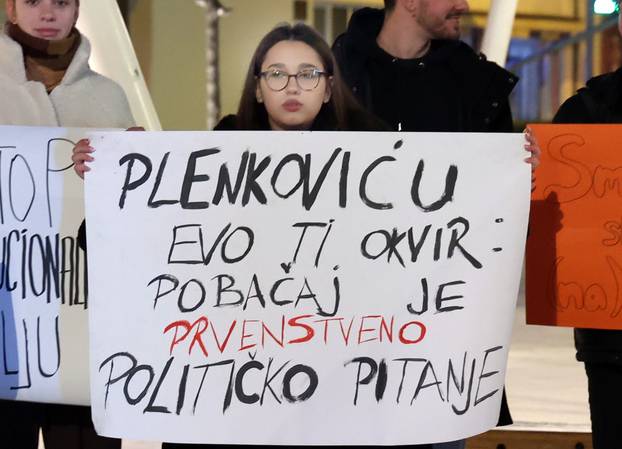 U Šibeniku održan no?ni marš - Feminizam nema granica