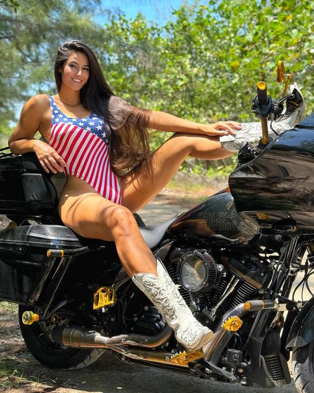 FOTO Ljepotica diže utege od čak 133 kilograma! 'Muškarci me pitaju za pomoć u teretani'