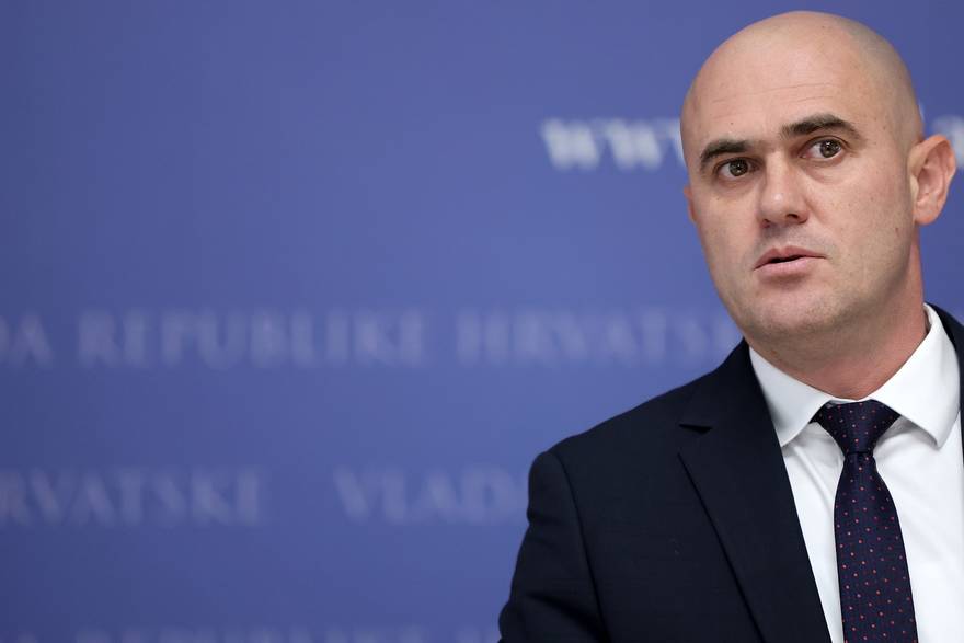 [TOP 3 VIJESTI DANA] Dabro u Uskoku zbog kriminala u Hrvatskim šumama. Evo koje je tri ključne otkrio o trupcima