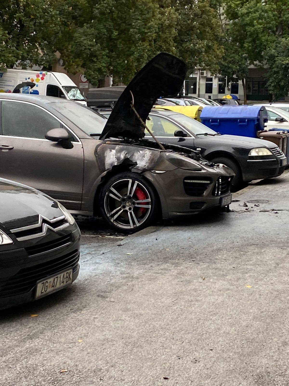 VIDEO Na Vrapču gorio Porsche