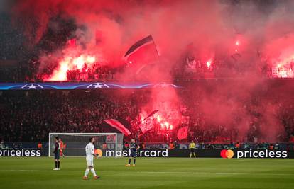 Uefa pokrenula postupak protiv PSG-a zbog masivne bakljade