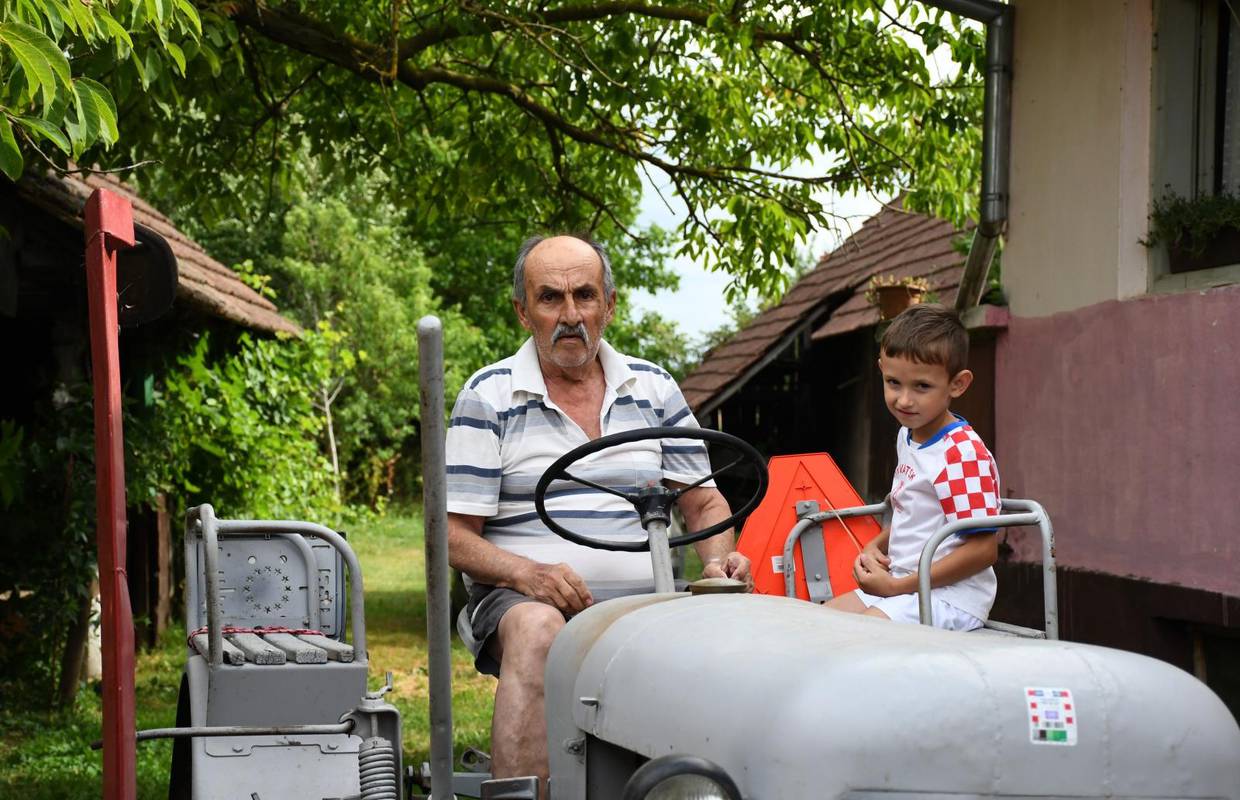 Ivan:‘Moj traktor ima 63 godine i još nikad me nije iznevjerio’