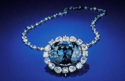 Pariz: U minuti opljačkali dijamante od 80 milijuna €
