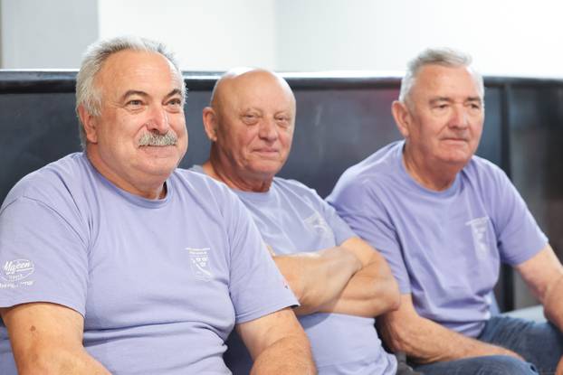 Zagreb: Druženje umirovljenika u Bowlingu Clubu 