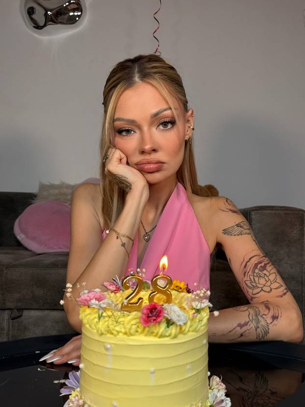 FOTO Najpoznatija Hrvatica na TikToku zaručila se za srpskog košarkaša. Pogledajte reakciju