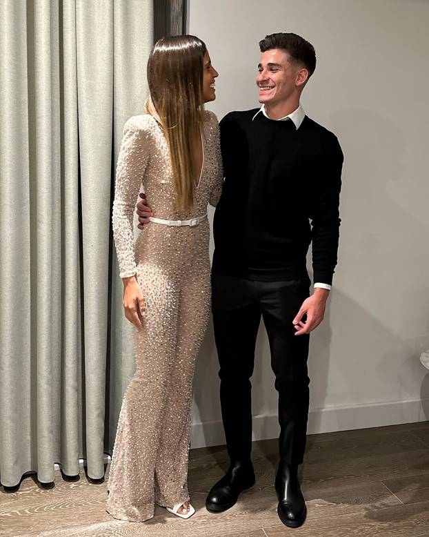 FOTO O potezu njenog momka bruji cijeli svijet. Ona je bivša hokejašica, ali i profesorica...