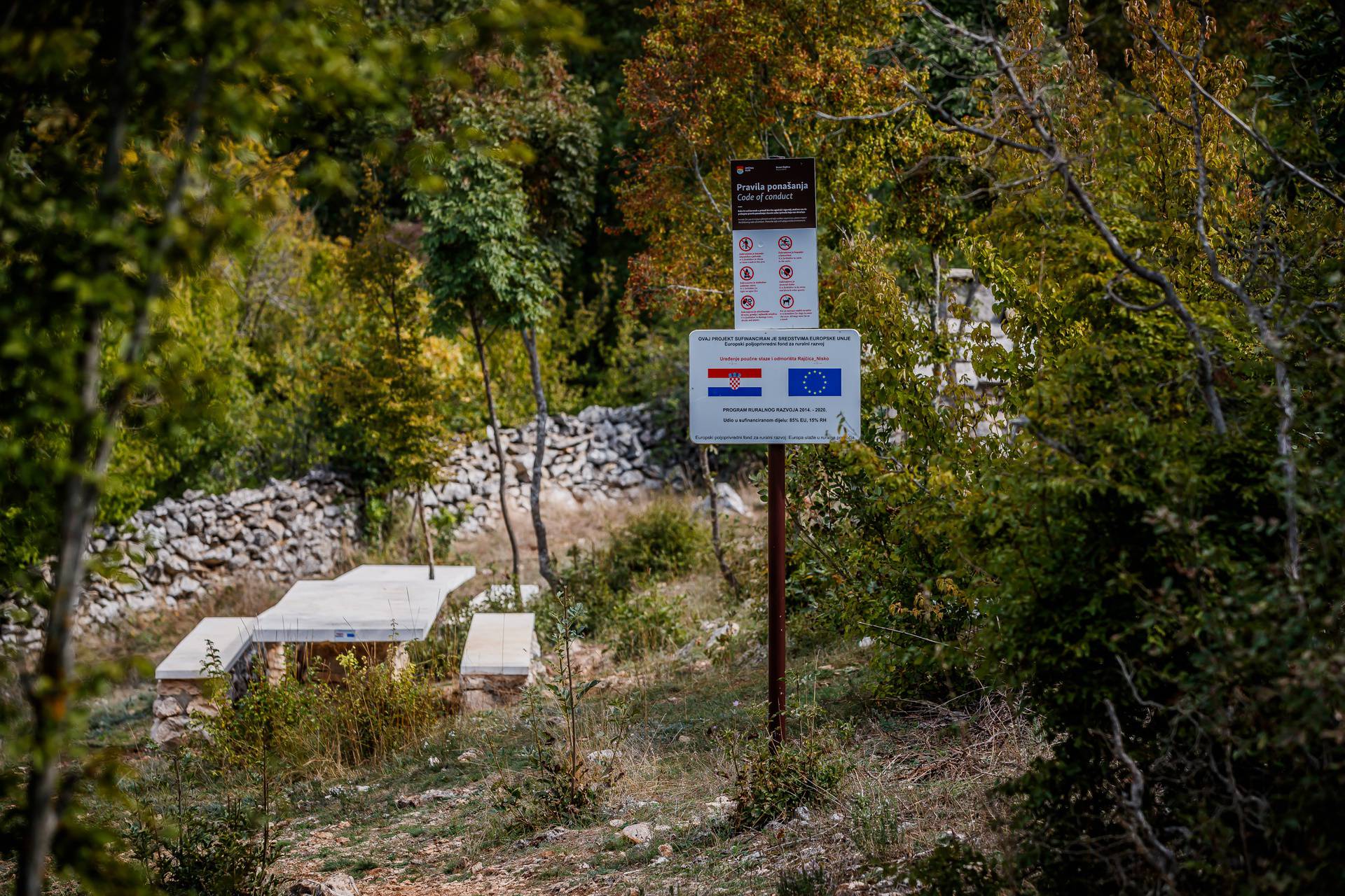 Malo ljudi zna za ove misteriozne bunare u Dalmatinskoj zagori, legenda kaže da nikad nisu presušili