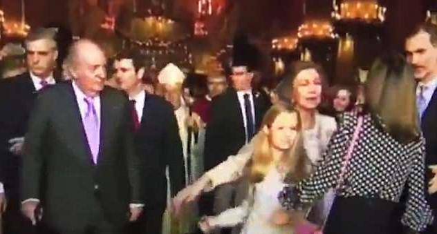 Španjolska Kraljica Letizia ne trpi svekrvu: Gurnula joj ruku