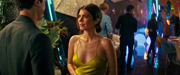 Emily Bader sexy scenes in the newly released film 'People We Meet on Vacation'.