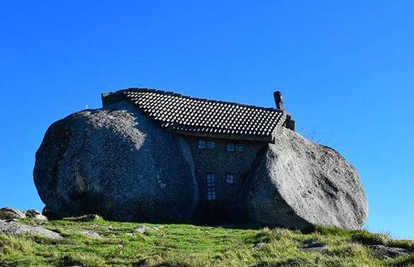 Nevjerojatna kuća od kamena kao da je od obitelji Kremenko