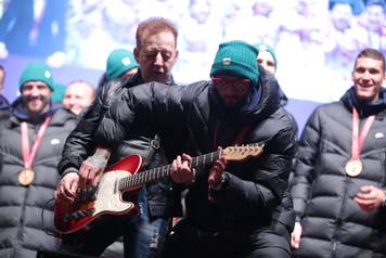 Zagreb: Vatreni na pozornici na glavnom Trgu napravili pravu fe&scaron;tu