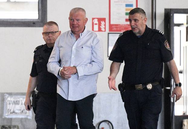 Zagreb: Policija dovodi Hrvoja Petrača u prostorije USKOK-a