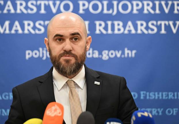 Brkovi i brade! Ovako bi naši političari izgledali da se ne briju