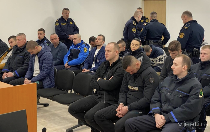 FOTO Objavili fotke huligana Torcide koji su pripremili krvavu zasjedu Delijama kod Tuzle