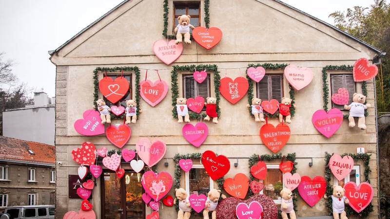 Pogledajte kako je Iva Todorić ukrasila atelje za Valentinovo: Izrađuju i luksuzne bukete