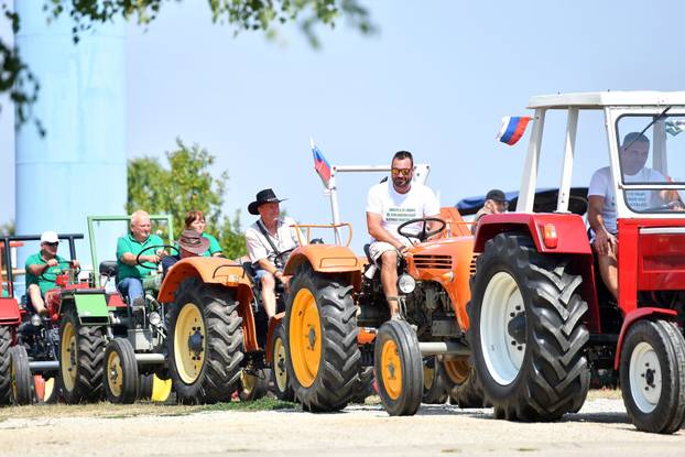 Sveti Urban: Međunarodni traktorski rally na štrigovskim vinogradima 