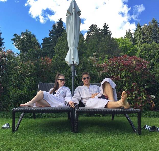 FOTO 'Vatreni' nosi njenu fotku na svakoj utakmici. Prohodali su kao tinejdžeri i isti dan slave