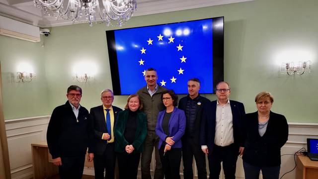 Picula s izaslanstvom Europskog parlamenta posjetio Kijev